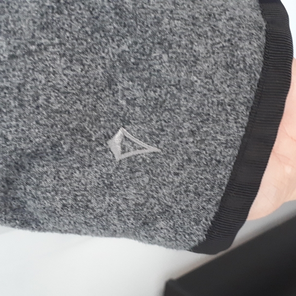 Ivivva sweater - Picture 5 of 6